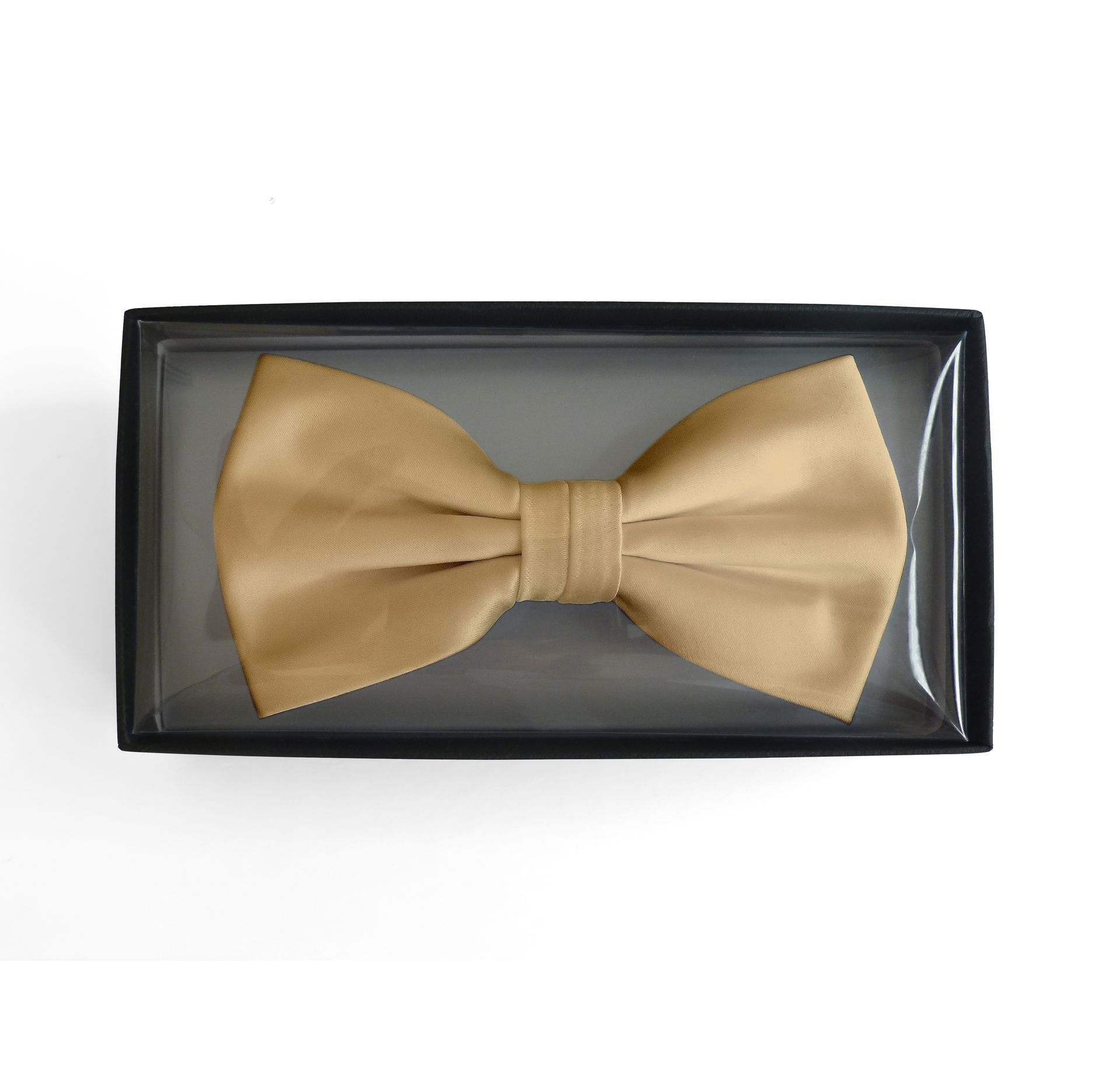 Artikel: 703001/B
Satinschleife in einer Box
100 % Polyester-Satin
6,5 x 12 cm