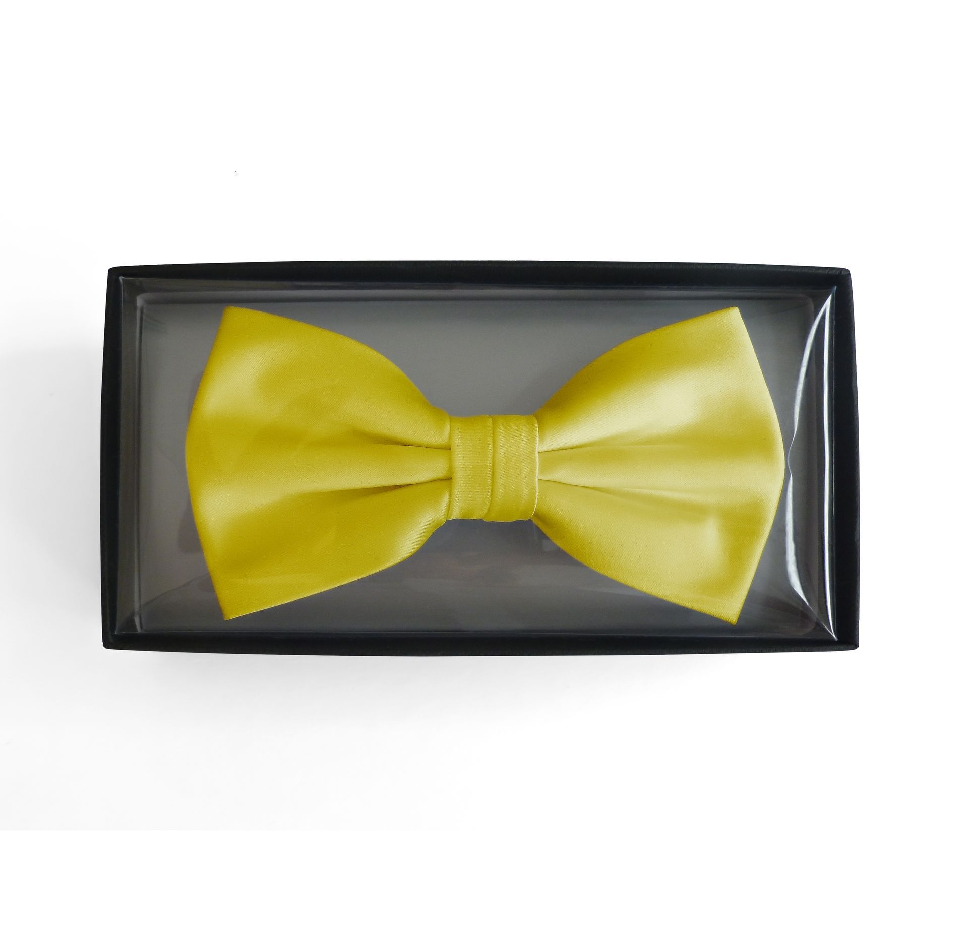 Artikel: 703001/B
Satinschleife in einer Box
100 % Polyester-Satin
6,5 x 12 cm