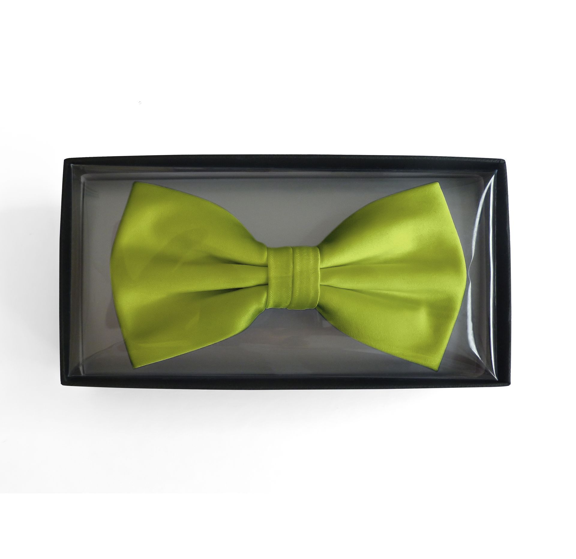 Satinschleife in einer Box
100 % Polyester-Satin
6,5 x 12 cm