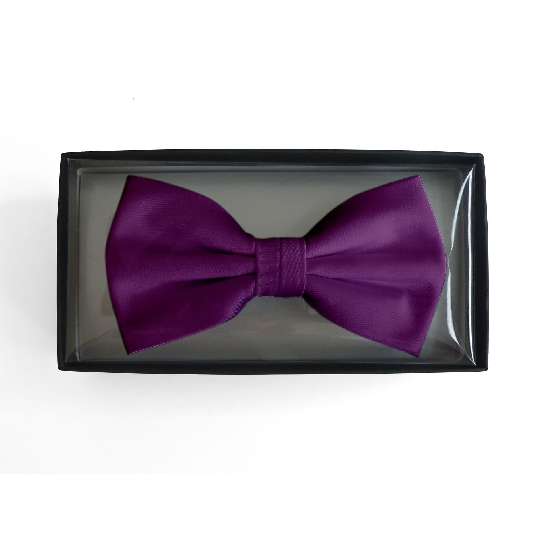 Artikel: 703001/B
Satinschleife in einer Box
100 % Polyester-Satin
6,5 x 12 cm