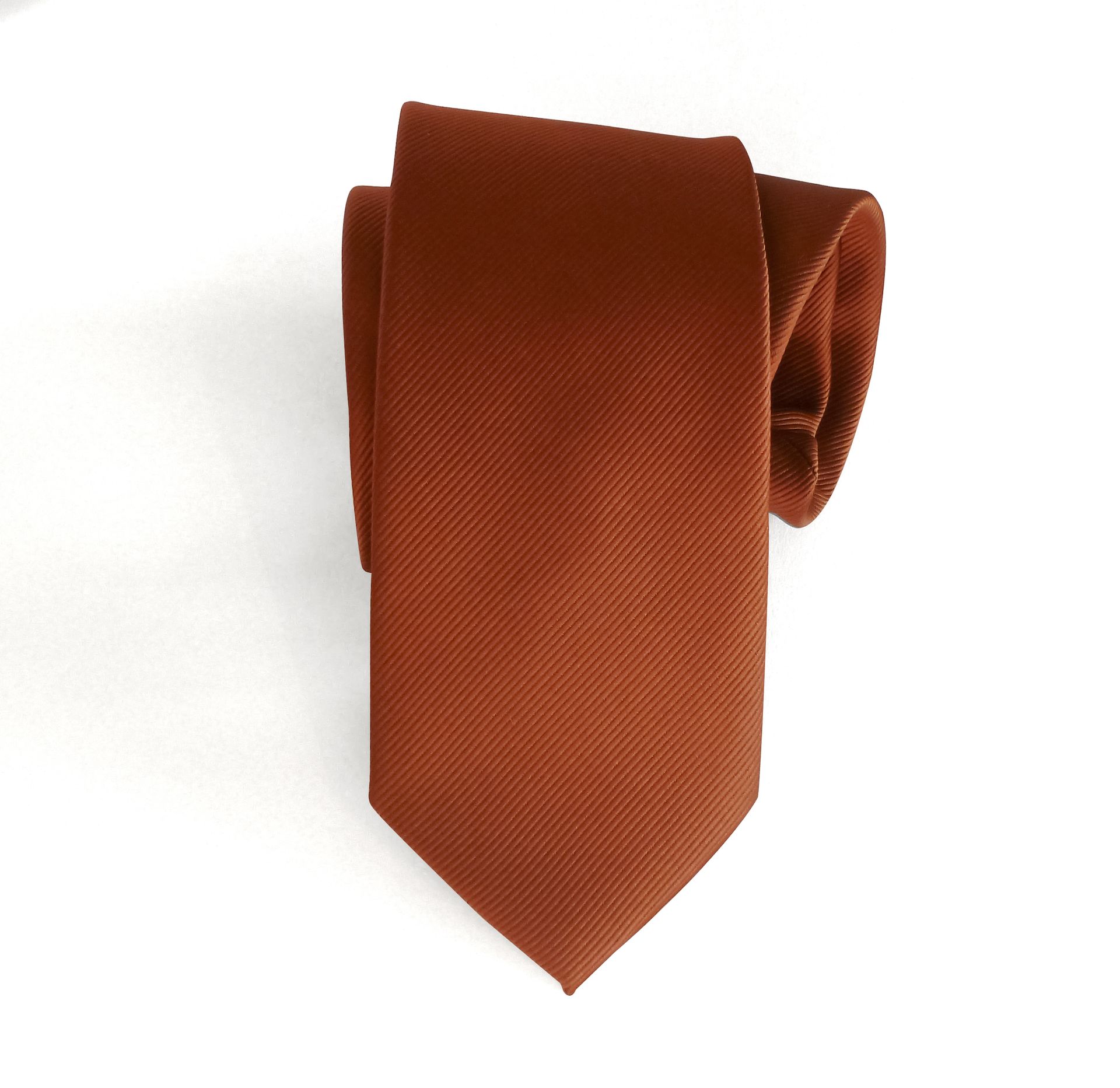 Artikel: K567/K0027/K
Krawatte 100% Polyester
in Rips gewebt
6 cm oder 7,5 cm