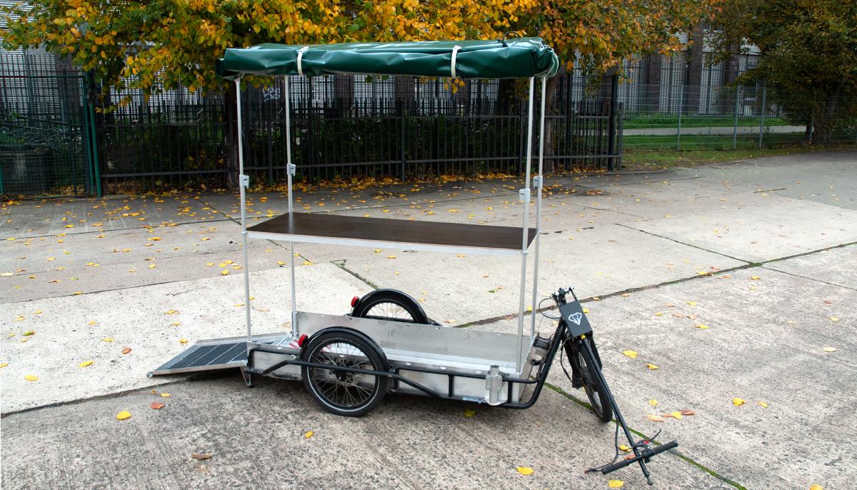 Verkaufsstand für Carla Cargo mit Auffahrrampe