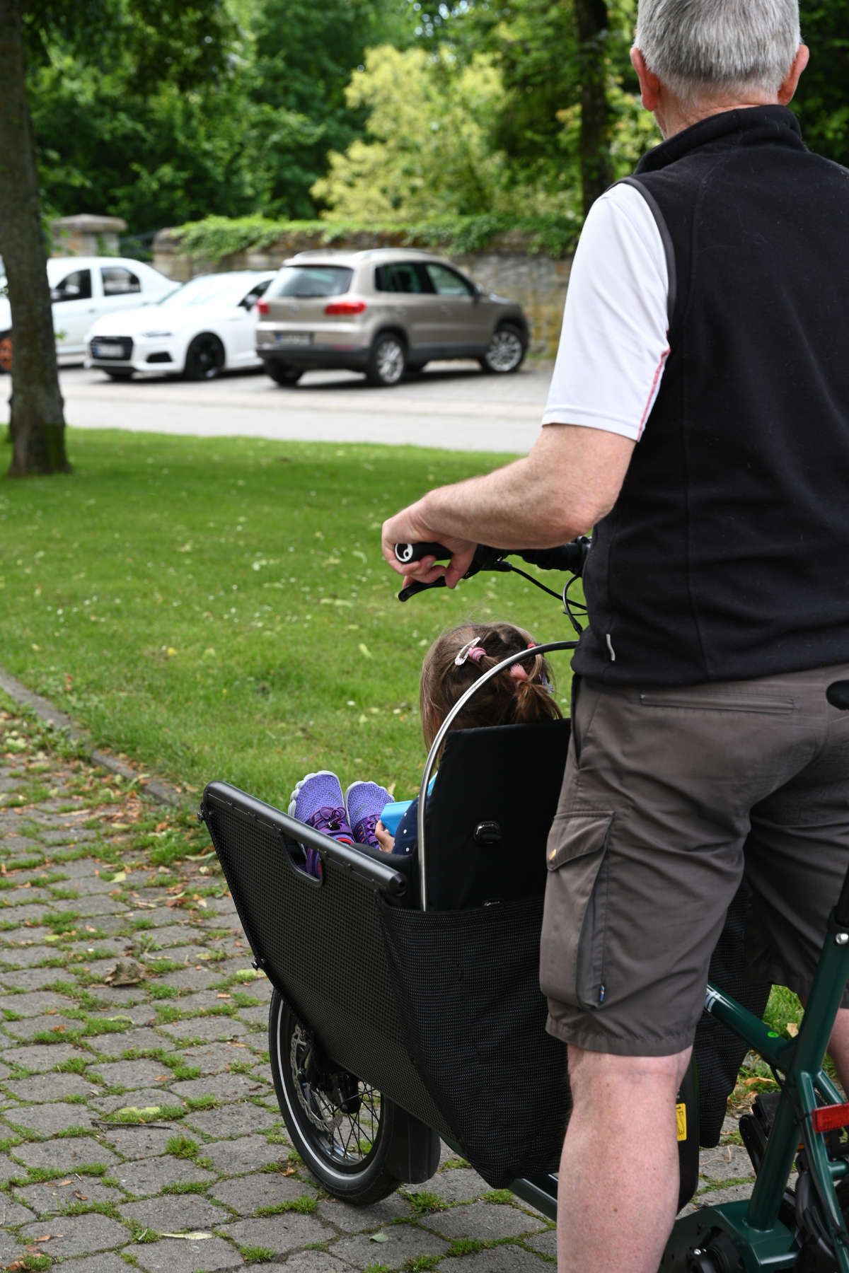 YOONIT Cargobike Kinder im Fahrrad fahren