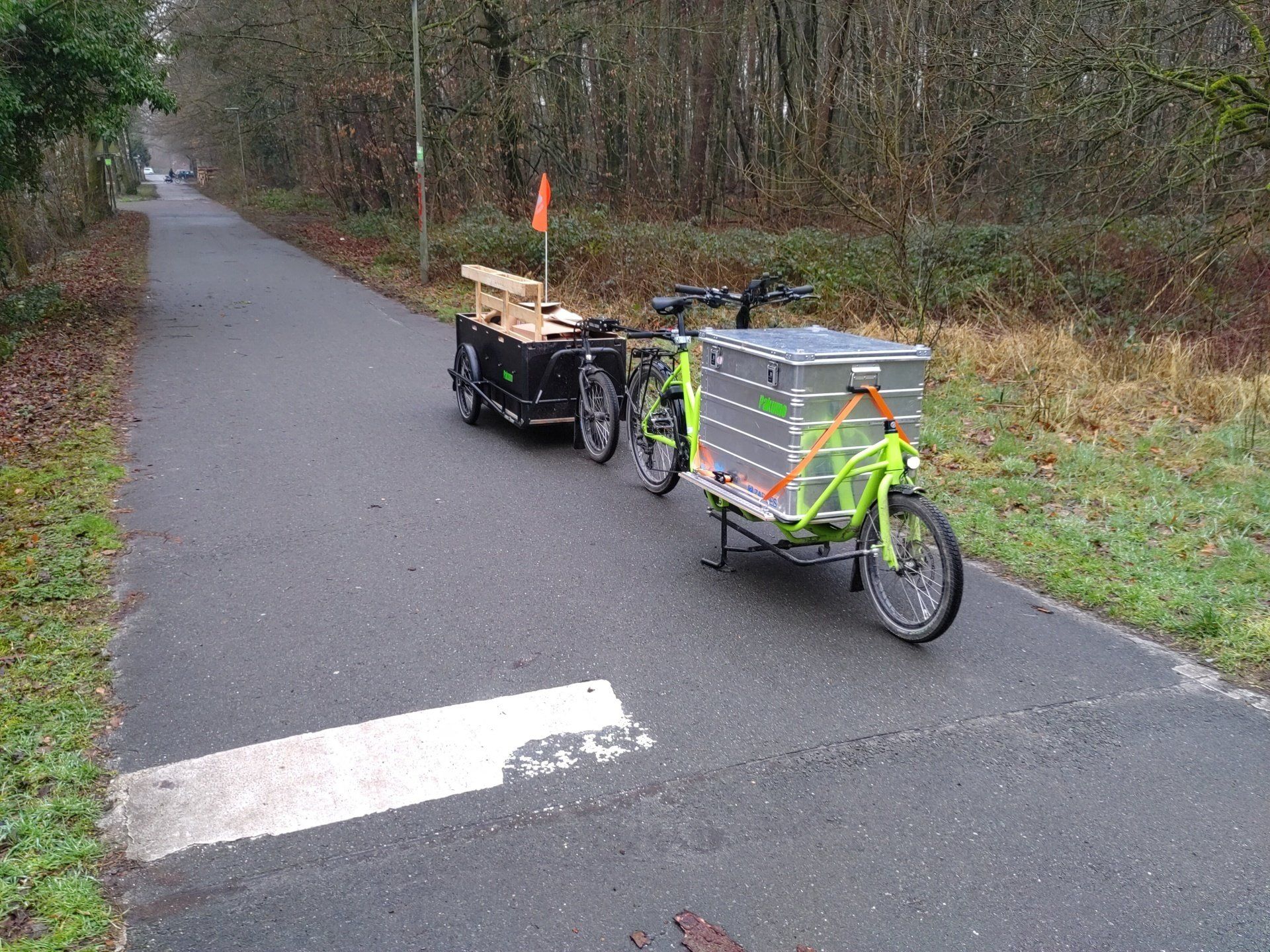 Lastenrad Radkutsche Rapid mit Anhänger Carla Cargo auf dem Weg zum ASP Recycling Hof An der Talle in Paderborn