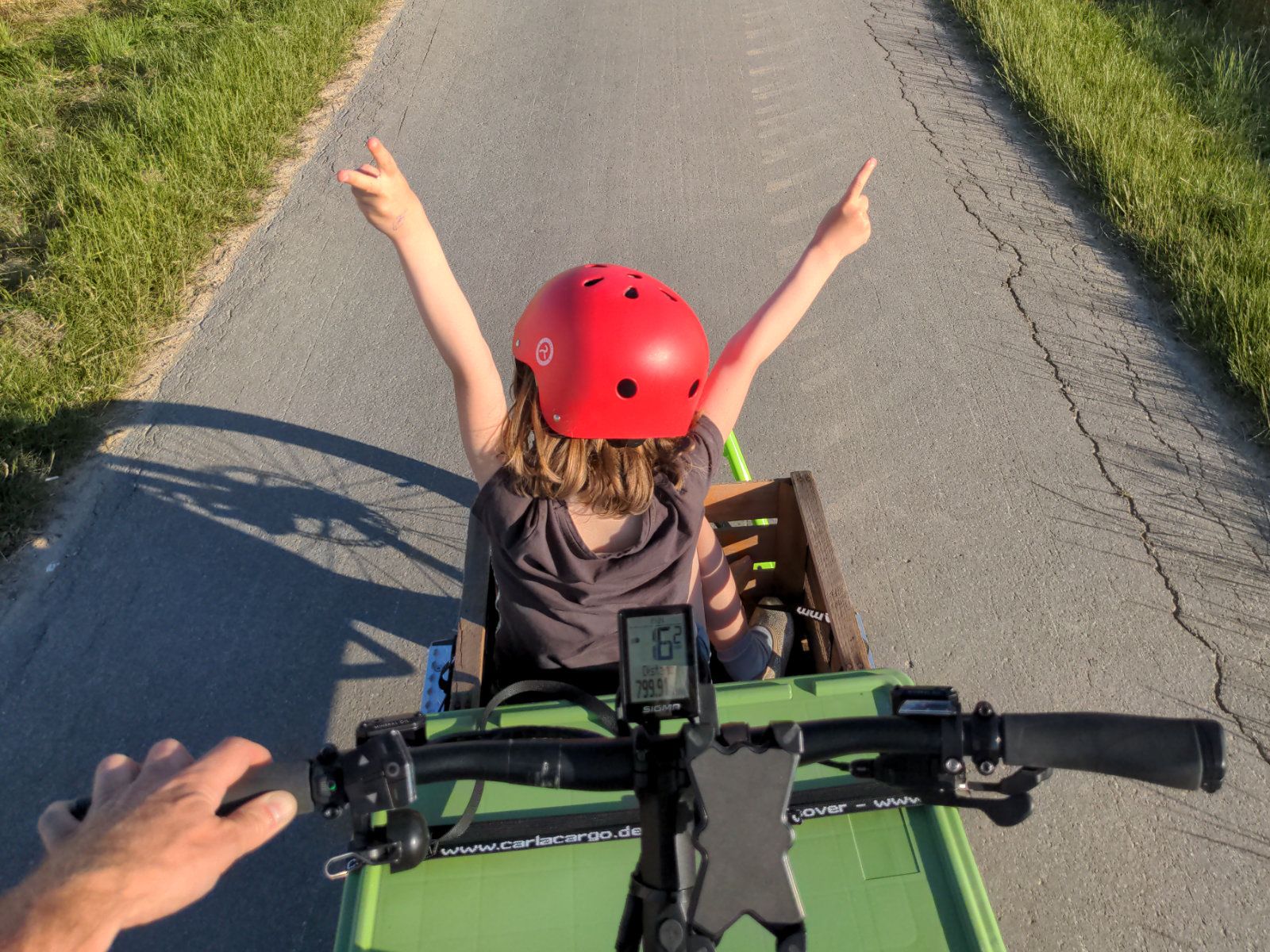 Lastenrad fahren Cargobike im Alltag Fahrspaß mit Kindern