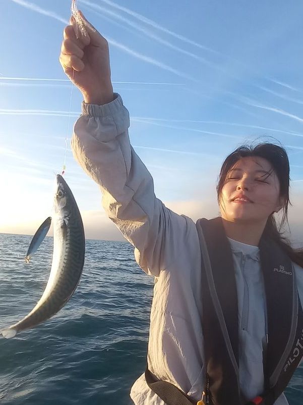 pêche aux maquereaux pour du loisir nautique , offrir de la pêche en mer avec vincent garcia