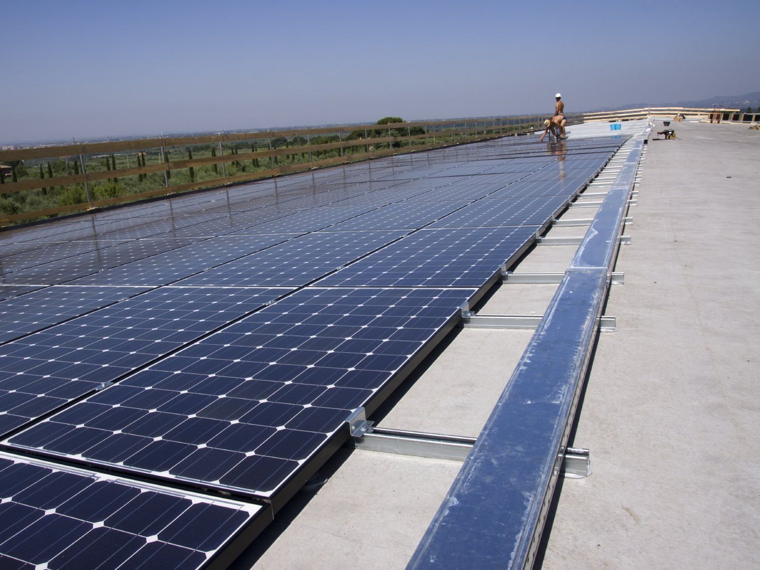 commercial solar panels being installed bedfordshire