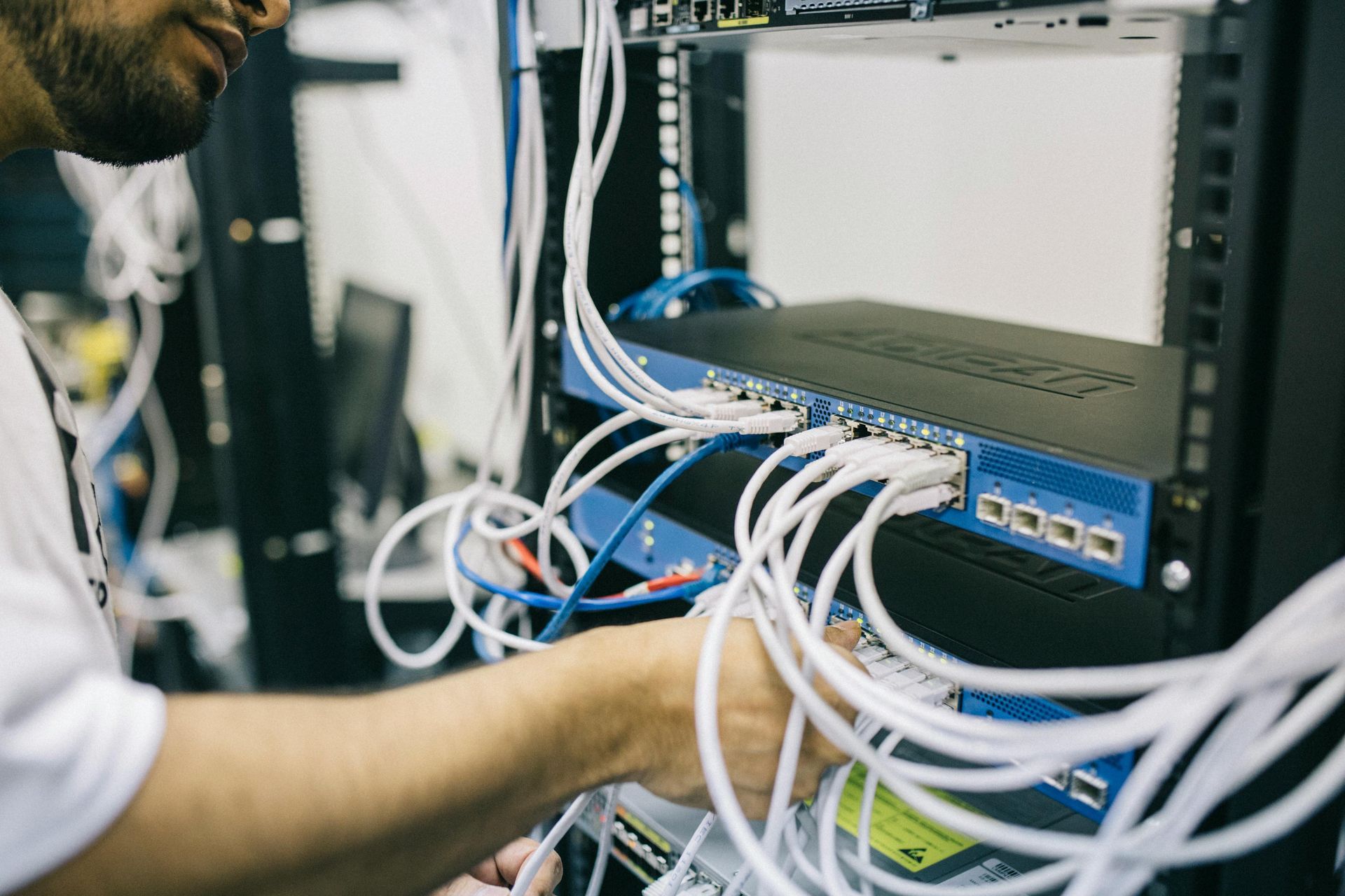 IT-Infrastruktur modernisieren: Hybride Architekturen, Containerisierung & Zero Trust im B2B-Einsatz