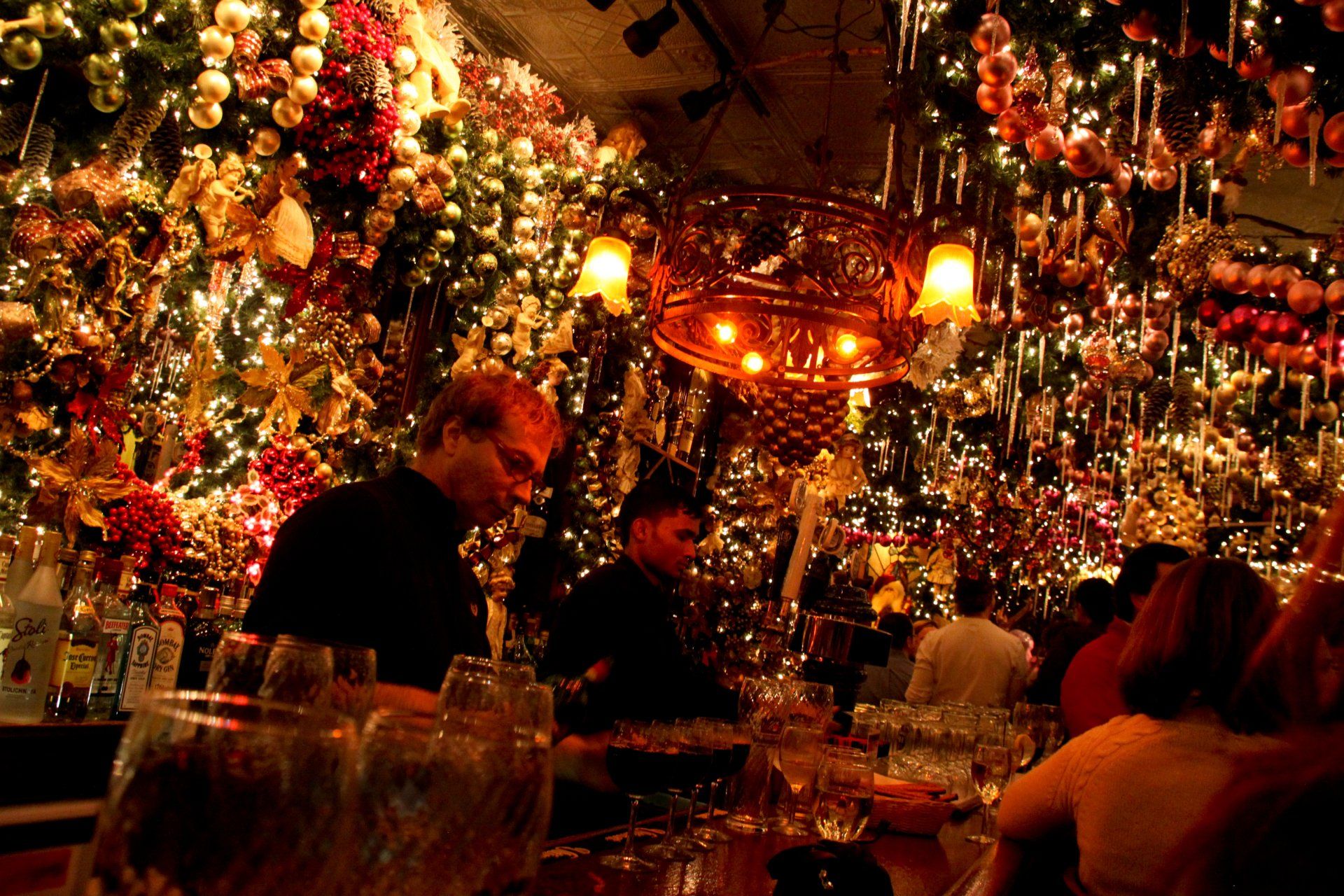 Philadelphia Christmas Event Pub Crawl Food and Activity