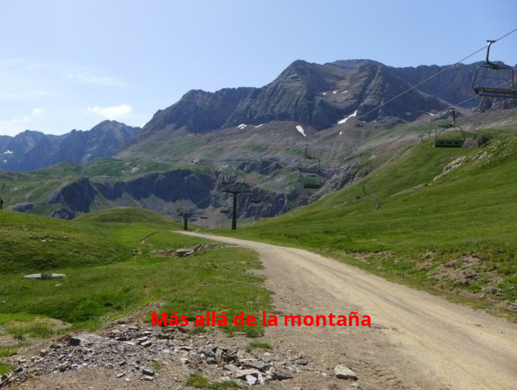 Gran parte del recorrido se realiza por la propia pista que utiliza el bus 4×4, aunque hay varios atajos que podemos ir cogiendo a lo largo de la ruta.