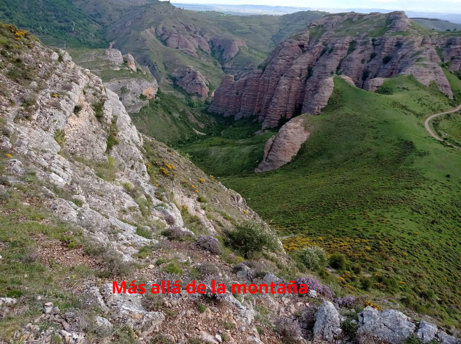 ascendiendo a la cima del cerro de Peñalba