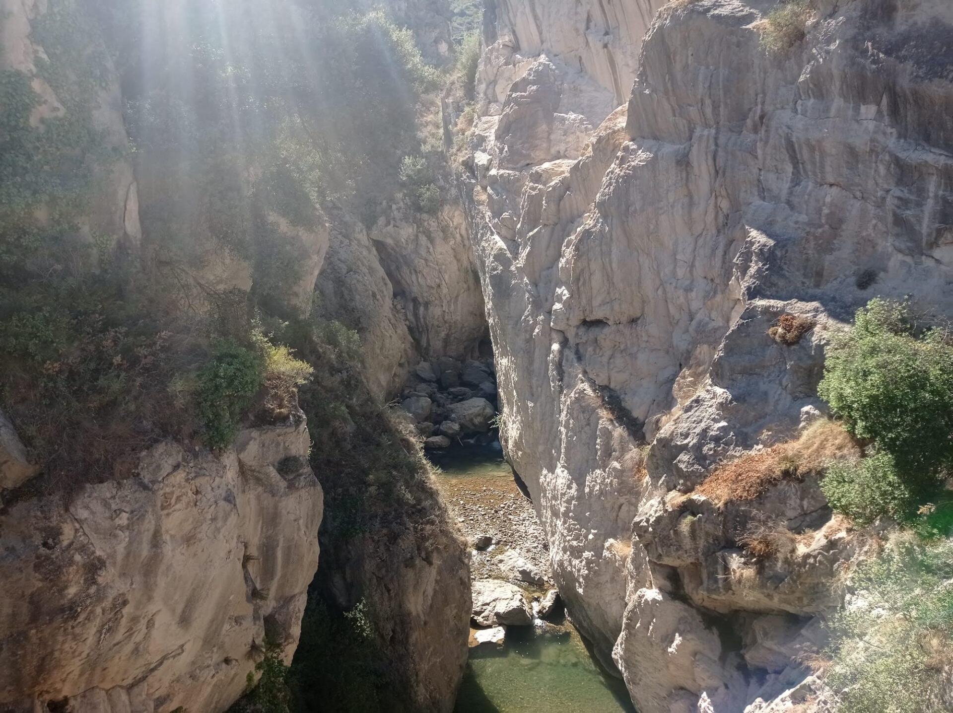Cañón de rio Leza y fuentes del Restauro