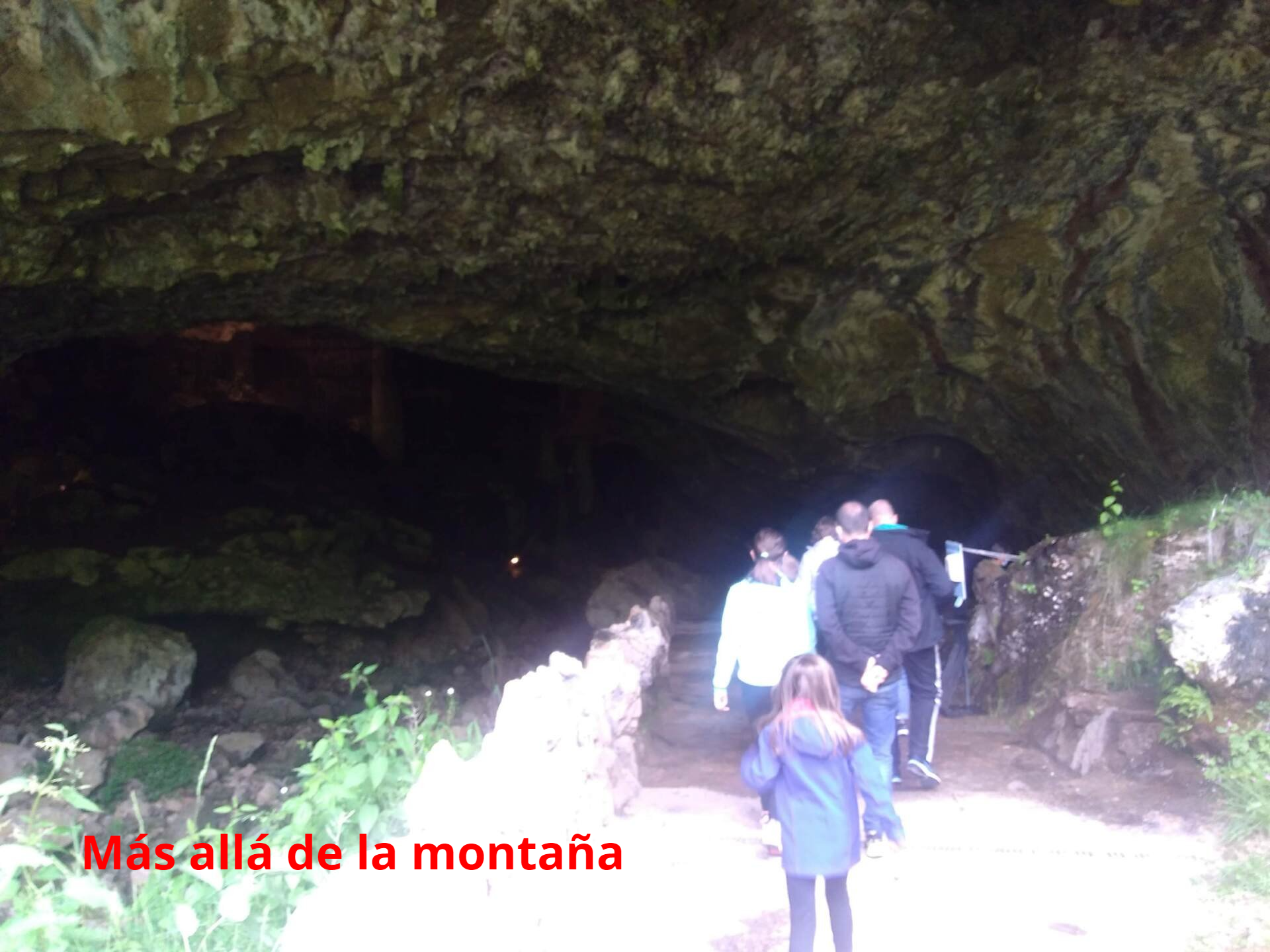 Entrad a las cuevas de Valporquero