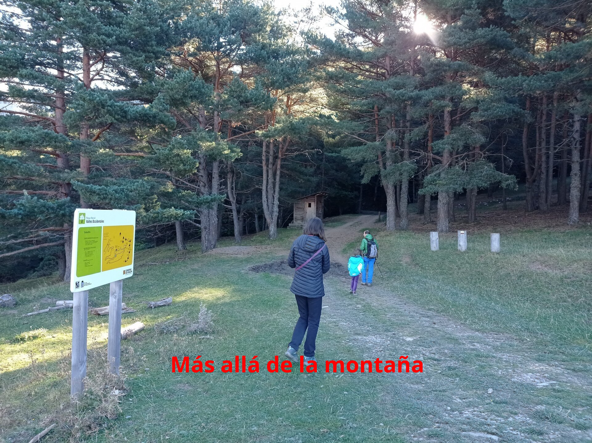 La ruta parte del refugio de Gabardito donde cogemos la senda del GR 11