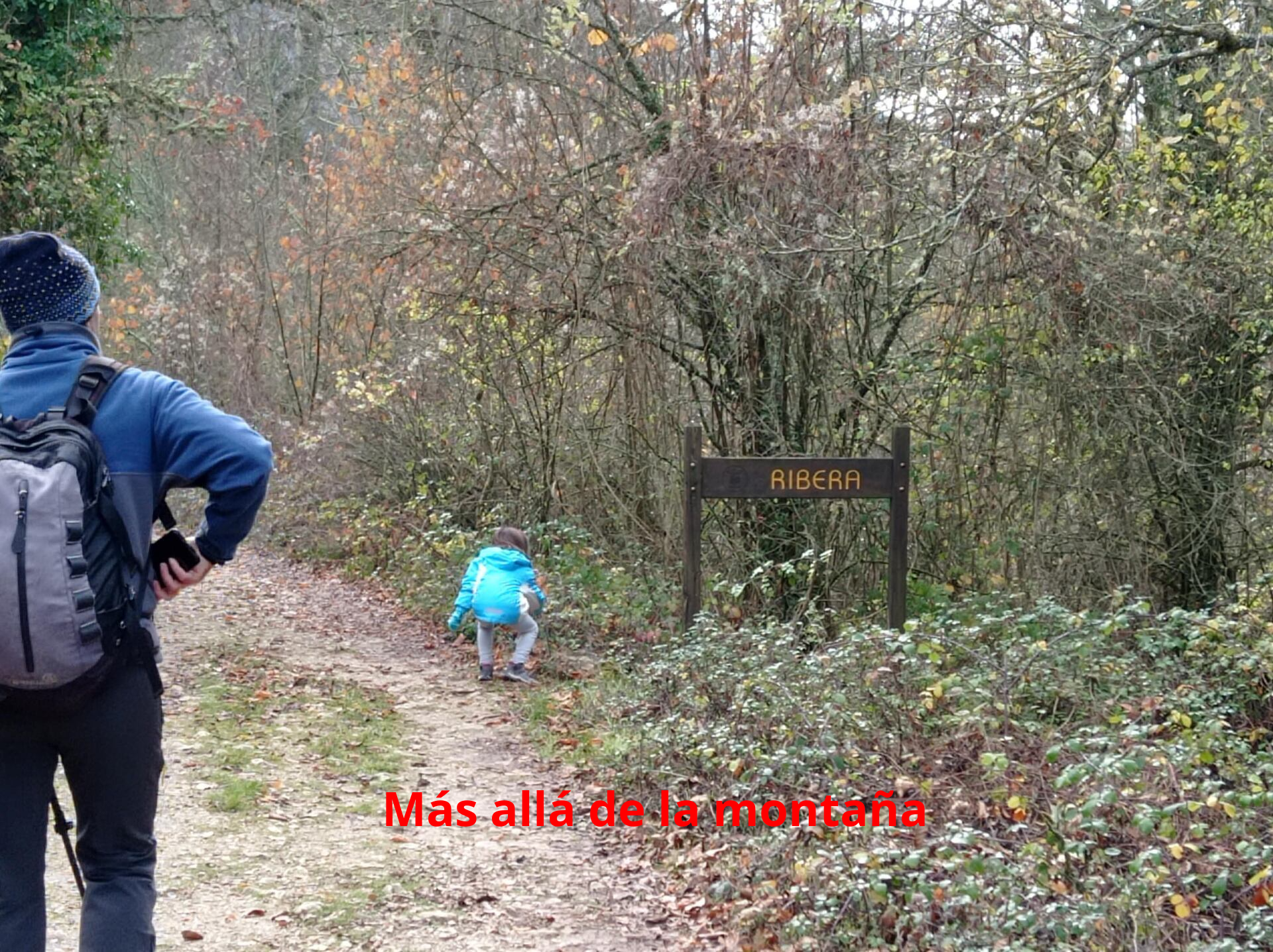 Este camino nos lleva hasta el pueblo abandonado de Ribera