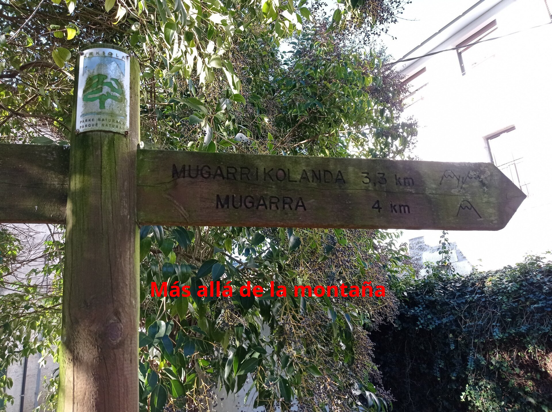 cartel indicativo de la dirección a Mugarra