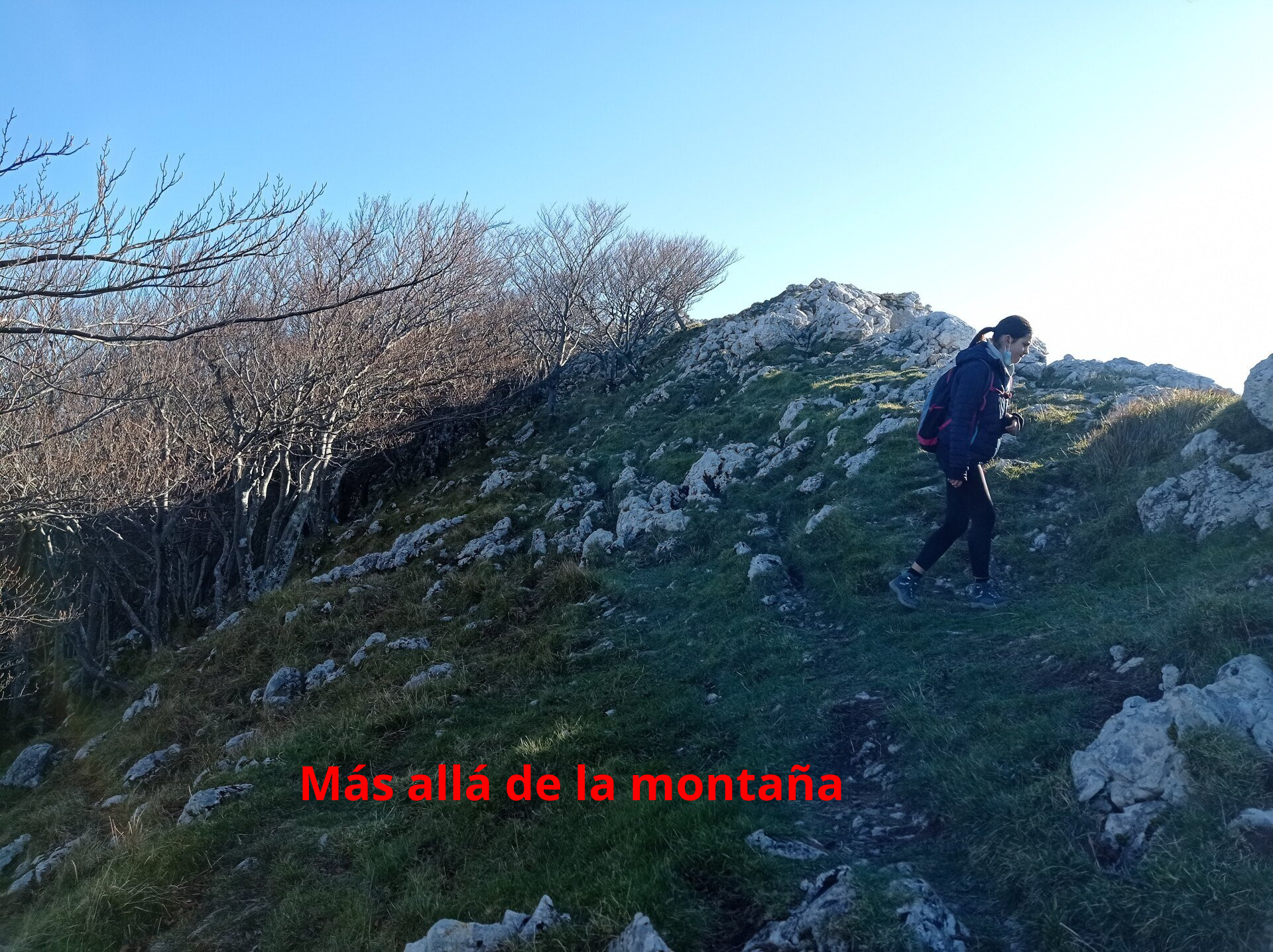 cresteando hasta la cima de Mugarra