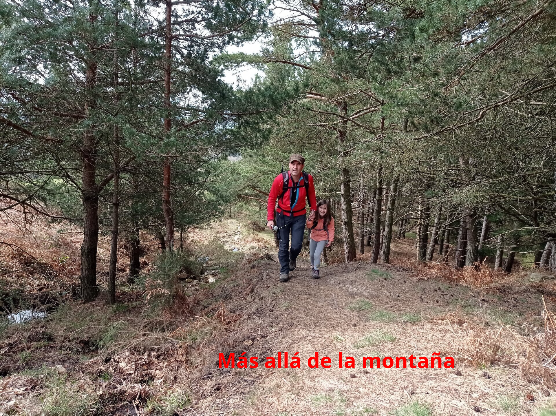 Aunque el camino está señalizado por balizas, no hay senda marcada, por lo que si optáis por este camino, os recomiendo seguir el track.