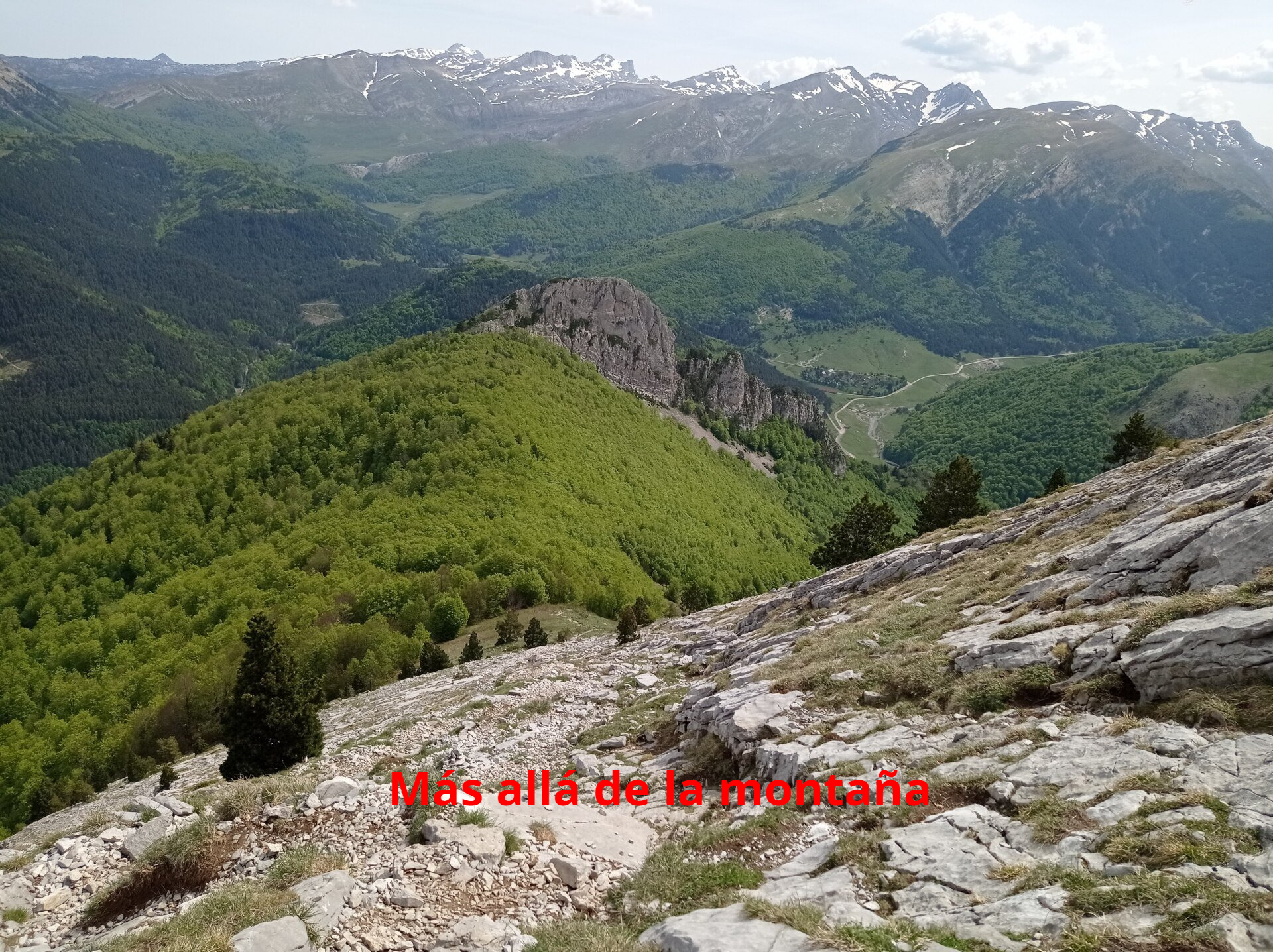 A medida que vamos ascendiendo, empezamos a ver las preciosas vistas de las que se pueden disfrutar desde esta montaña