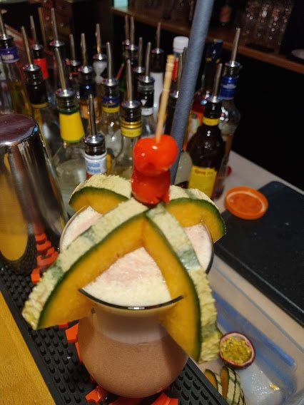 Hausgemachter Burger mit selbstgebackenem Brötchen Lecker Burger