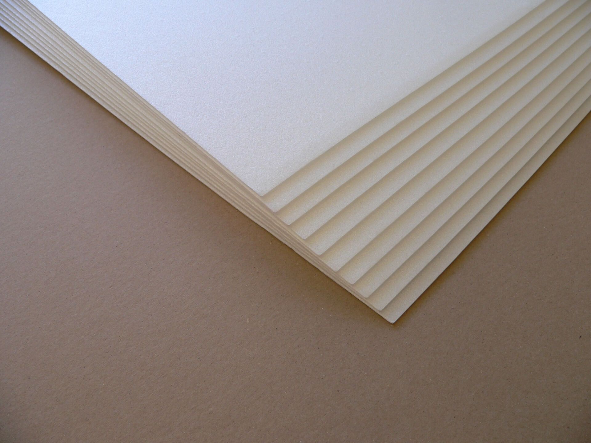 Depronplatten gestapelt