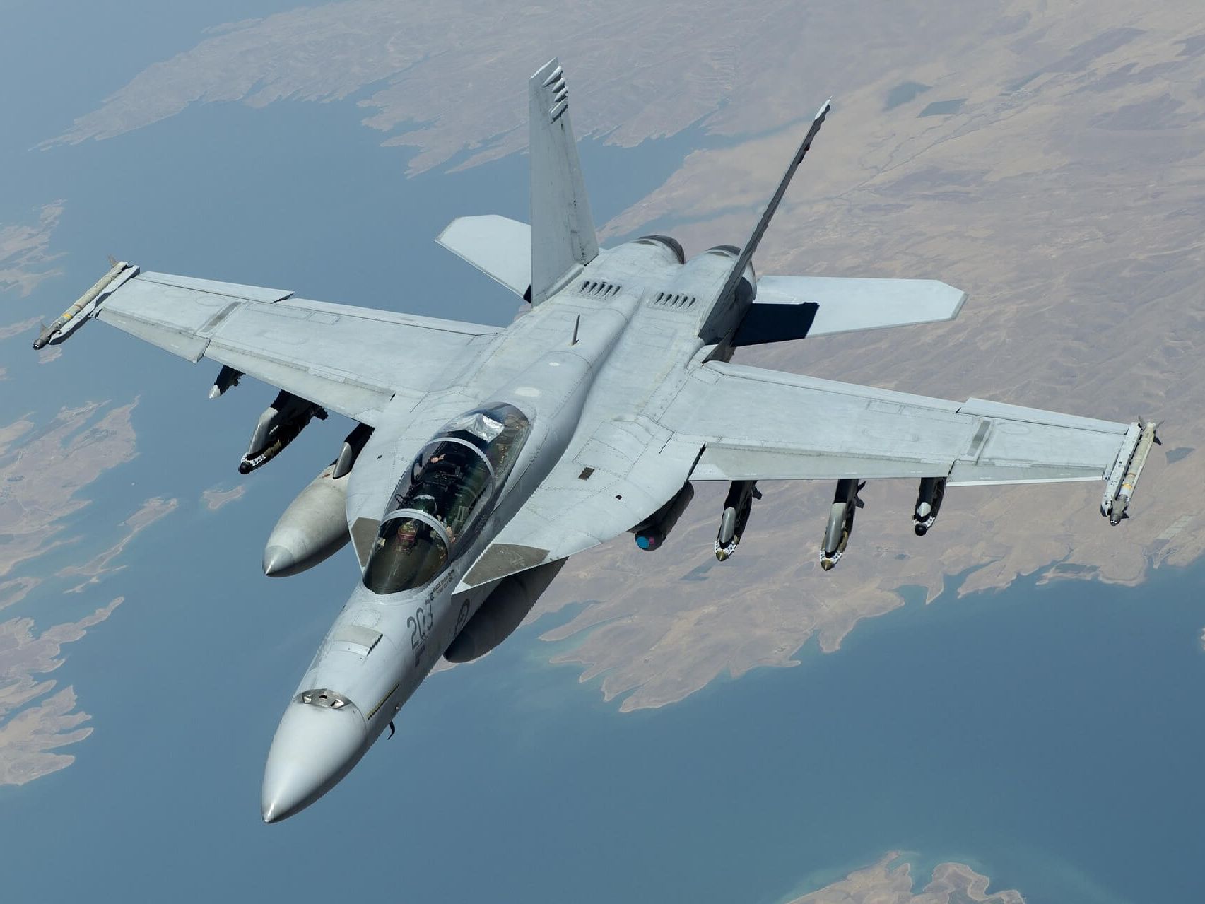 F-18, allerdings in der F-Version, also das zweisitzige Modell (Quelle: www.commons.wikimedia.org) F-18F