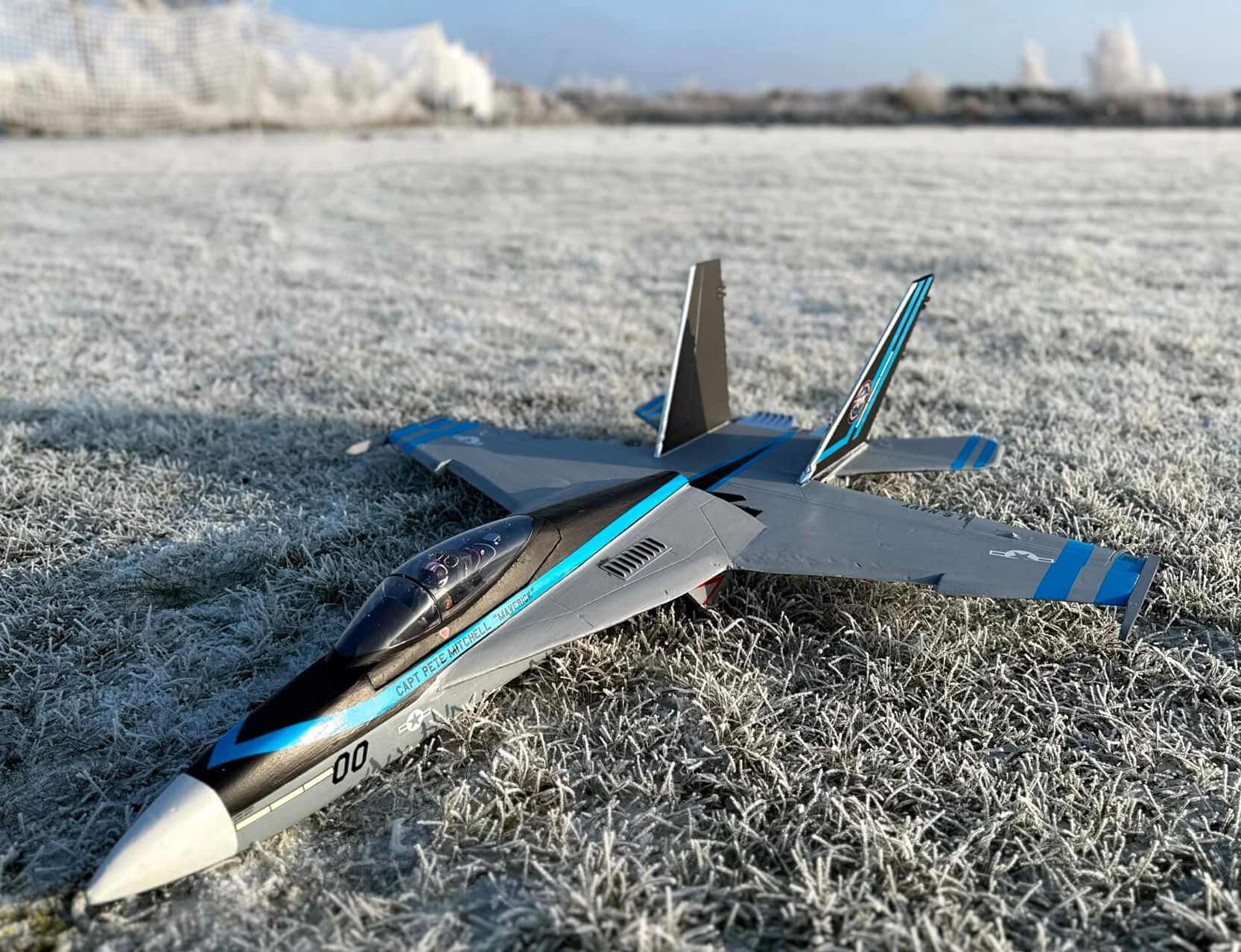 F-18 auf der gefrorenen Wiese bei -4 Grad.