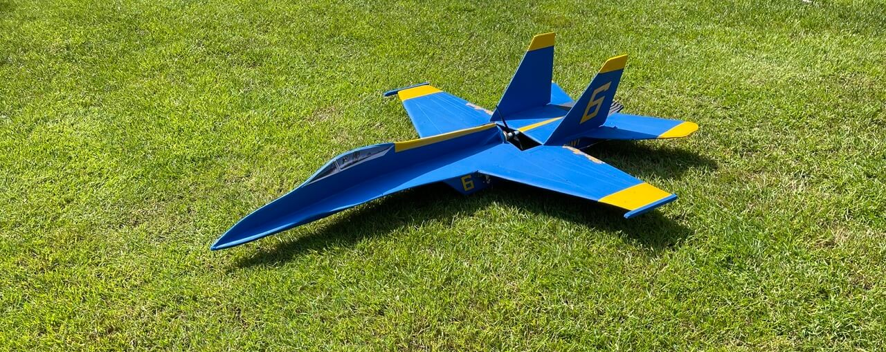 F-18 im Blue Angels Design