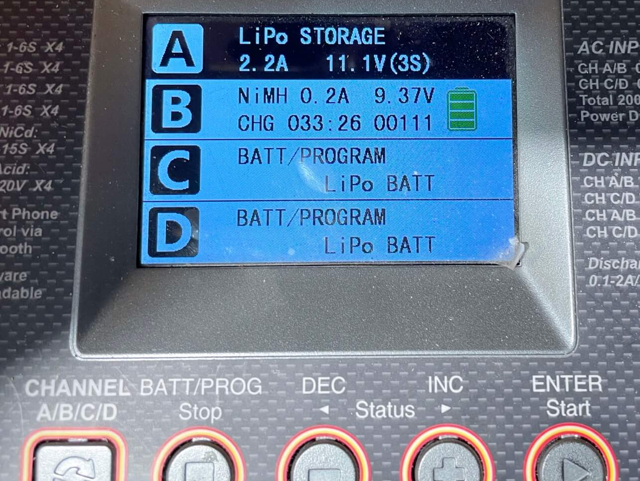 Dieses Ladegerät bietet das LiPo Storage Programm.