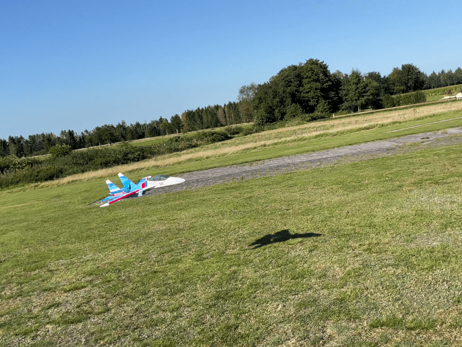 Die Landung beginnt mit einem tiefen langsamen Anflug. Landeanflug - Anfliegen
