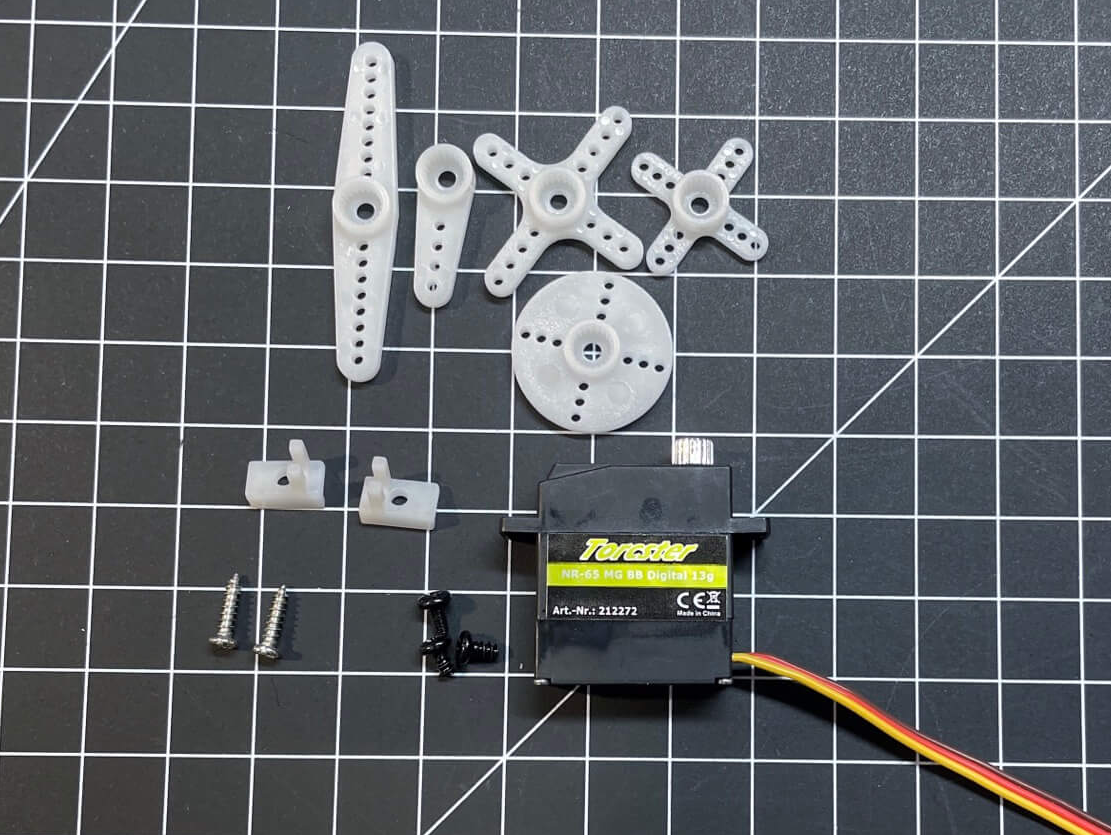 Torcster NR-65. Umfangreiches Zubehör wird mitgelifert.