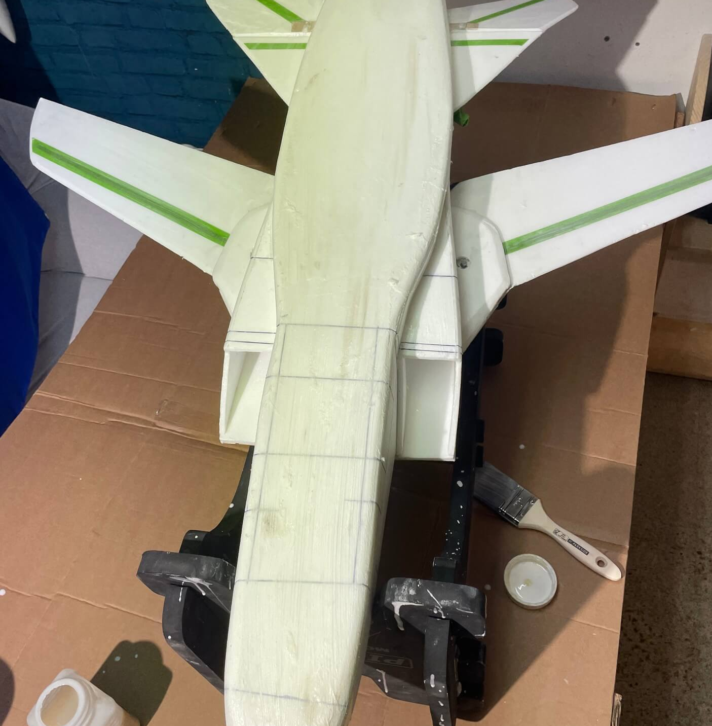 Die Unterseite wurde zum Schutz mit Glasfasergewebe verstärkt Unterbodenschutz