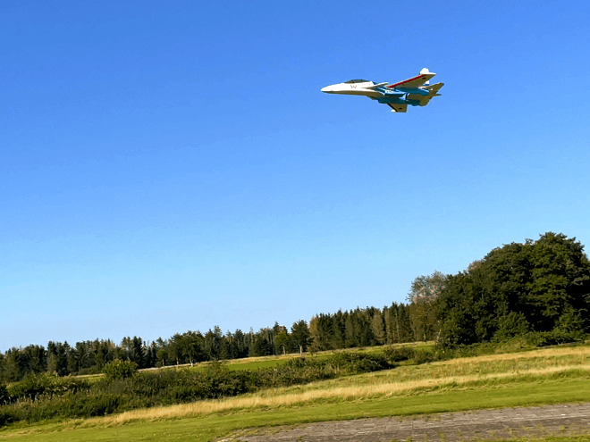 Das Flugbild passt ! Überflug SU-30