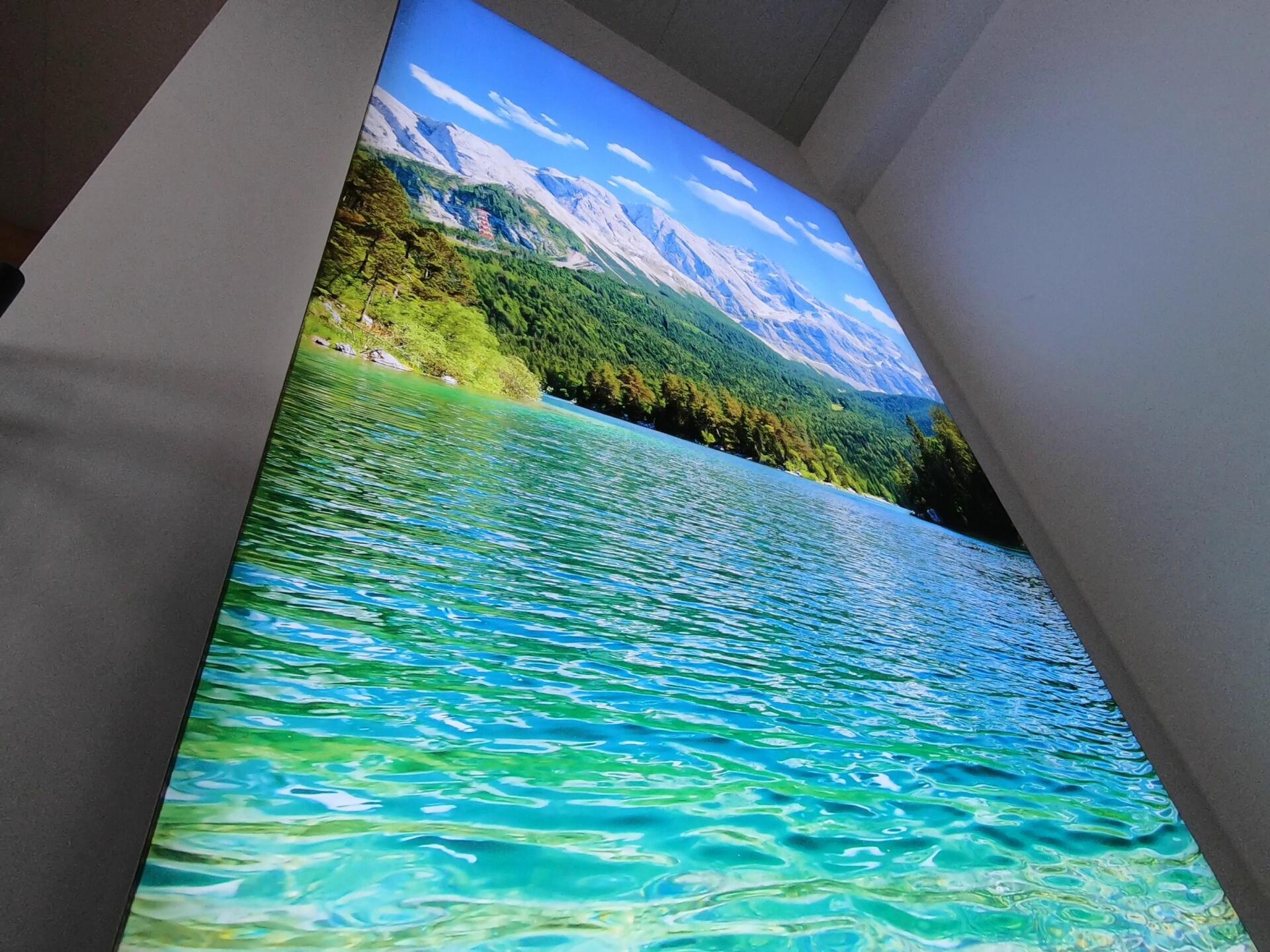 Digitaldruck Großformatdruck Textil Displaystoff Dekostoff Tapete Aichach Textilbild Akustikbild Leuchtbild LED Messesysteme Textil-Spannrahmen Rahmensysteme