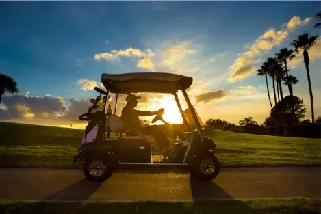 Regalo de golf personalizado: linterna TADEO PRO en la Costa del Sol