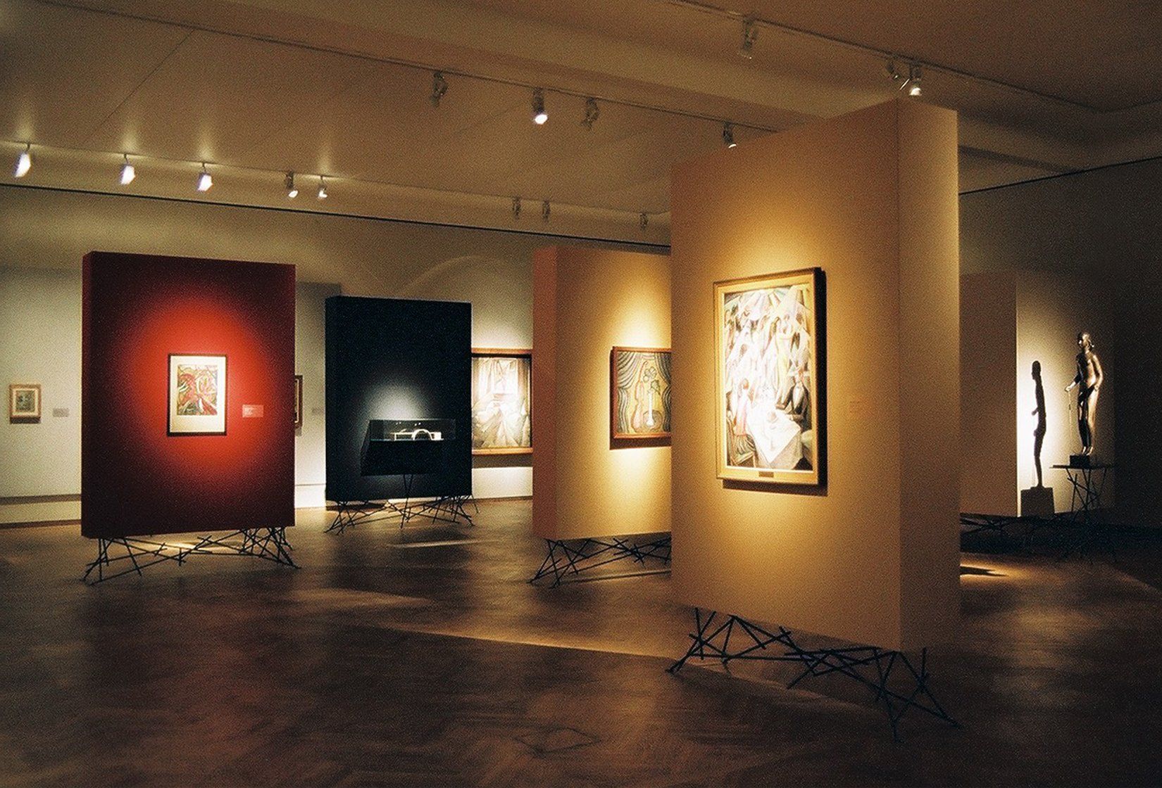 AUSSTELLUNGSWÄNDE