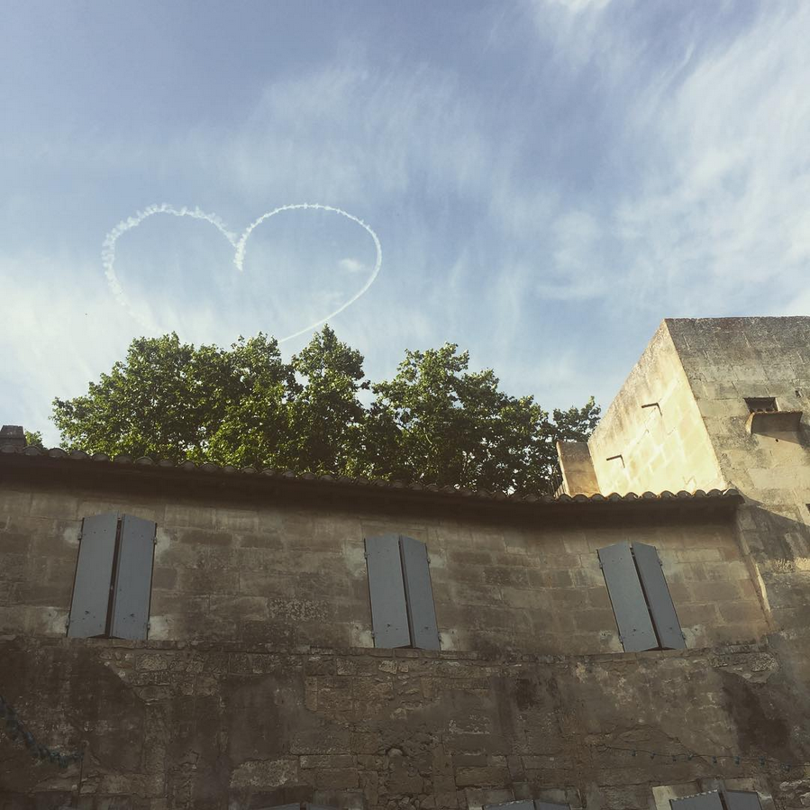 Un coeur dans le ciel, hommage d'un ami aviateur - au Château de Panisse