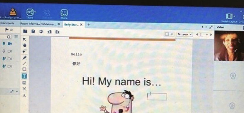 Tutor tutoring English language learner virtually.