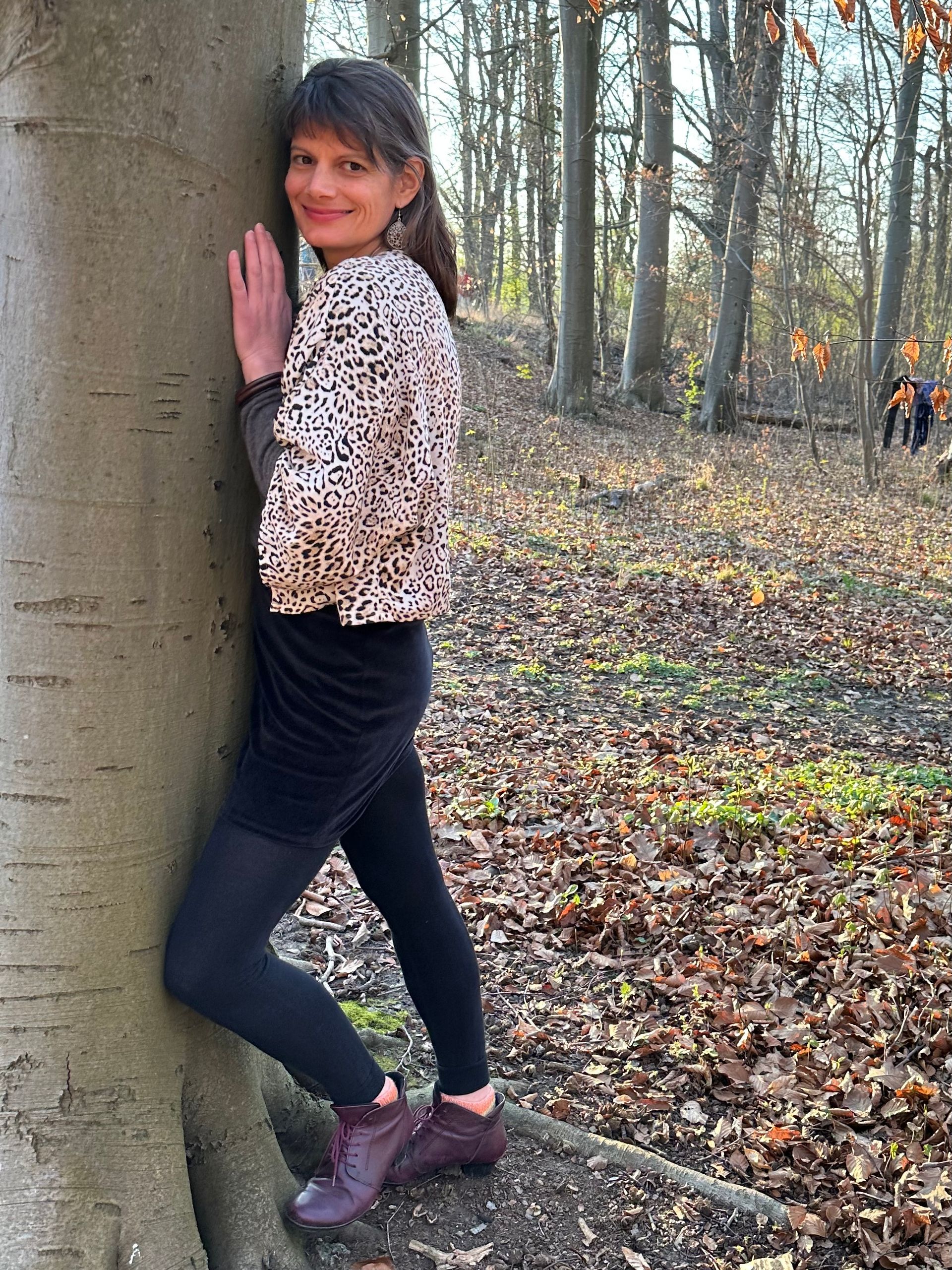 Upcycling Pulswärmer, Upcycling Rock, Krafttier Wolf, Krafttier Leopard