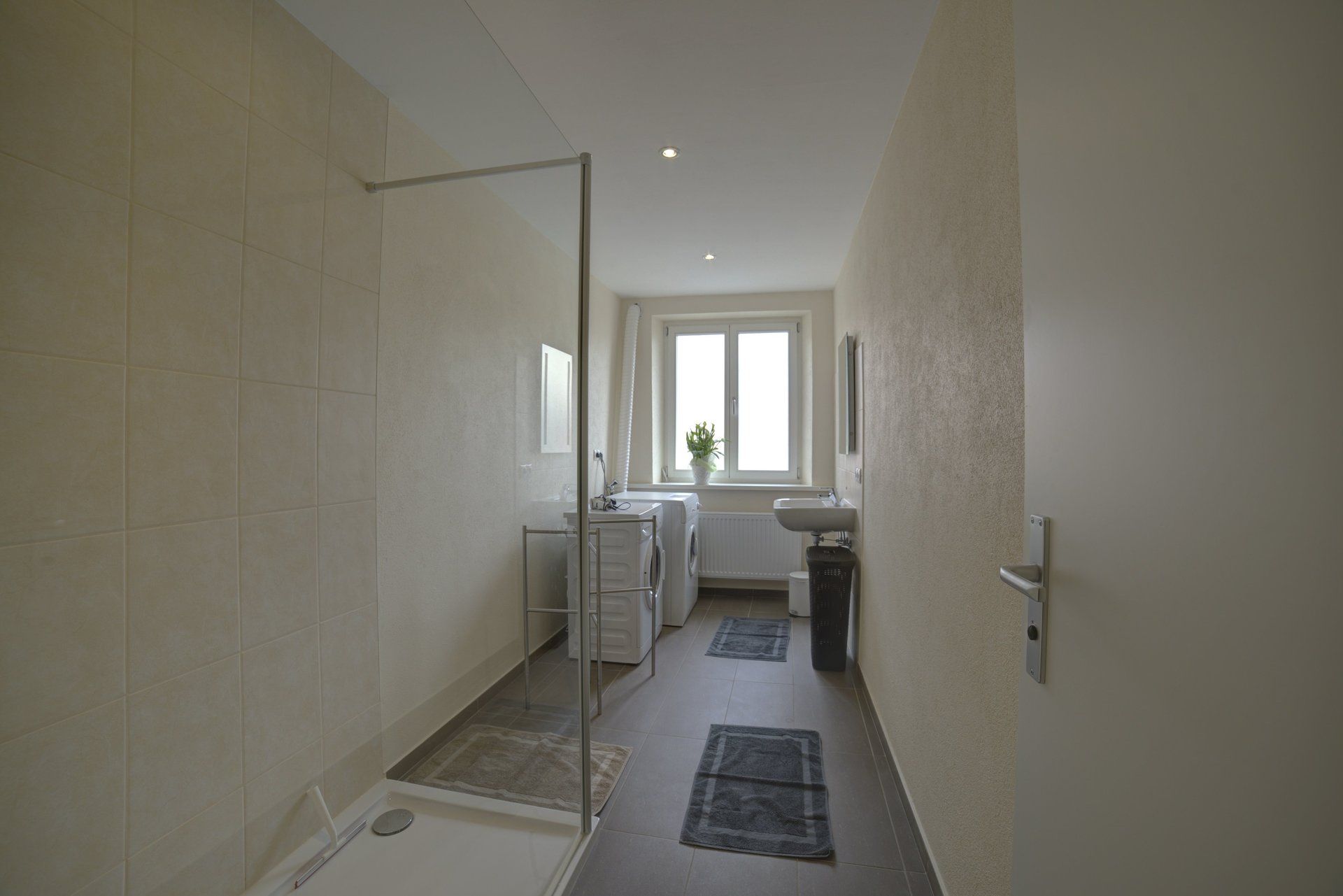 Ebenerdige Dusche, Waschmaschine, Trockner