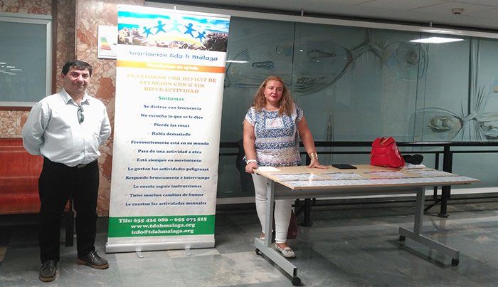Mesa informativa Hospital Materno Infantil TDAH MALAGA