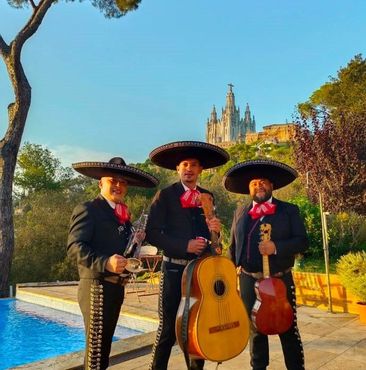 Mariachis Blanes