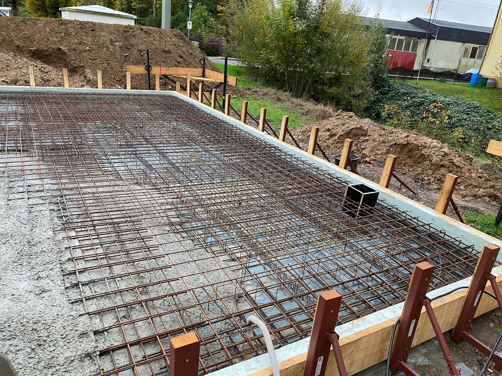 Bodenplatte auf Baustelle vorbereiten