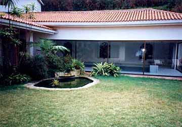 Geniesen sie den Sommer mit unseren Siegel Flyscreens Insektenschutzsystemen- dann können sie auch lachen !