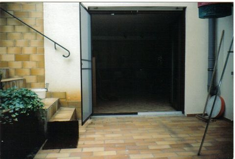 Und gleichzeitig bleibt Ihr voller Durchgang erhalten ! Bei den Siegel Fliegengittertüren kann auch nur 1 Seite ausgestattet werden.