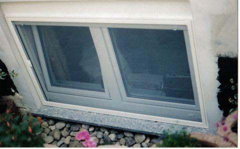 Fliegengitter Laibungsmontage über 2 Fenster Fliegengitter Laibungsmontage über 2 Fenster