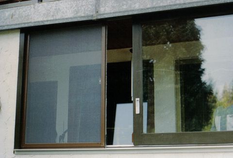 Ansicht Aluminiumfenster mit Fliegengitter Ansicht Aluminiumfenster mit Fliegenfenster