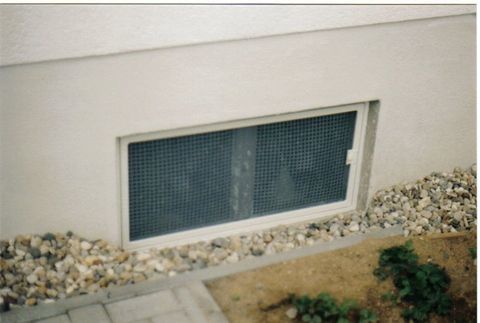 damit sie ohne Insekten auch lüften können ! Siegel Fliegenfenster auch für den Kellerbereich !