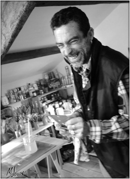portrait d'artiste dans son atelier a eygalieres 13