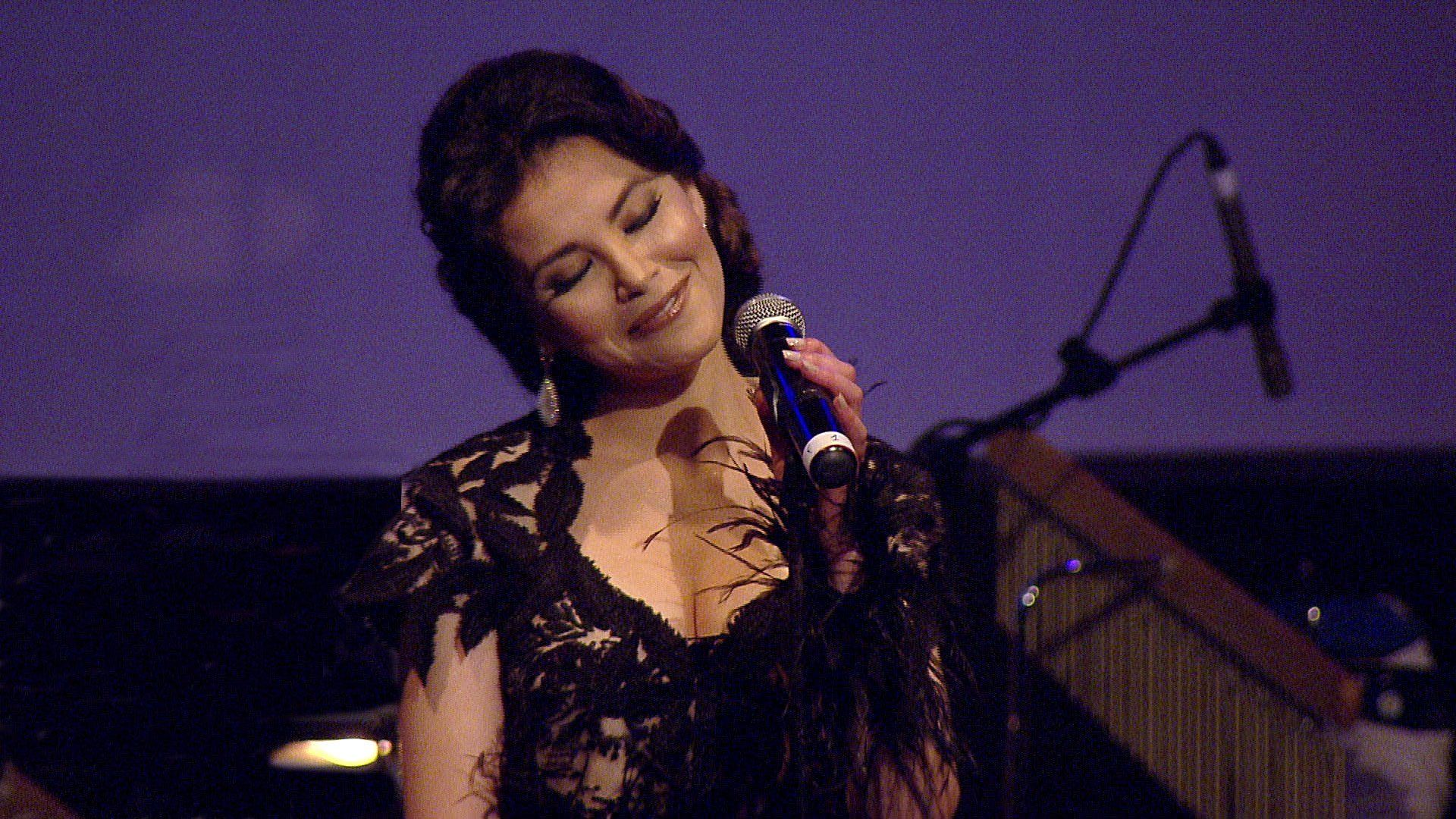 chanteuse ferdaous à challah sublime en caftan marocain